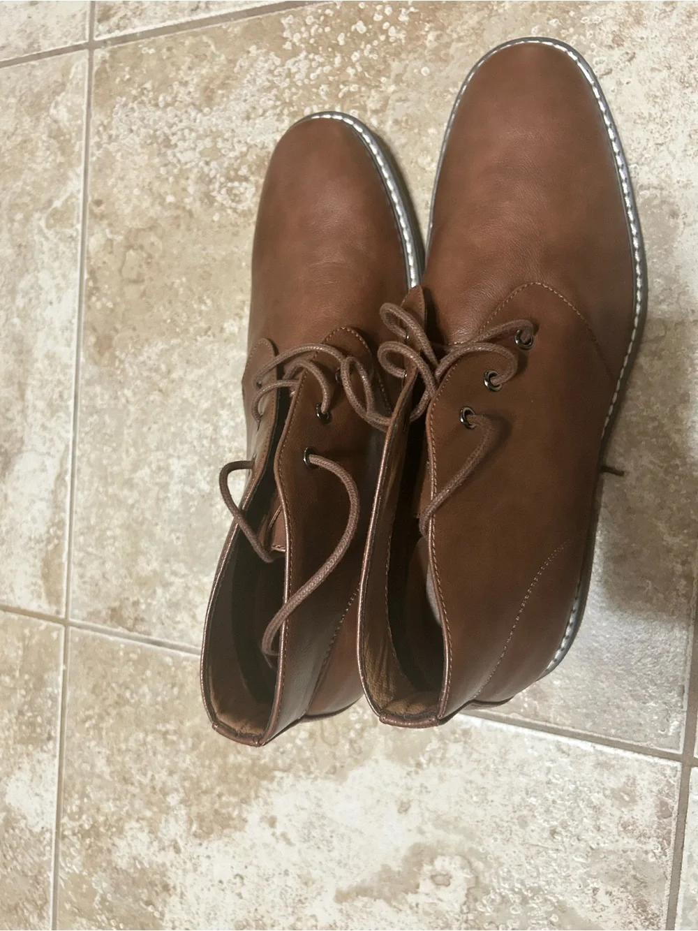 GUESS Men's Tan Brown Lace-Up Chukka Boots
